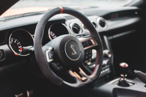 Cosa_fare_quando_l_auto_tira_da_un_lato_465f28c2ef